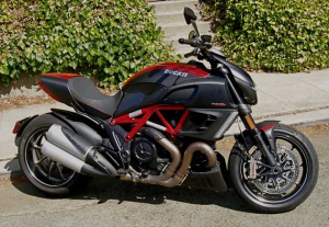 Test Ride: 2012 Ducati Diavel Carbon Red