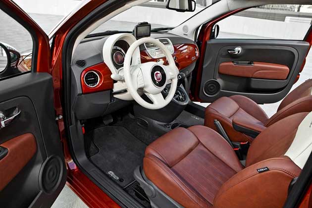 2013 Fiat 500 Turbo interior