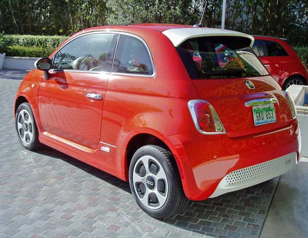 2013-Fiat-500e-RR