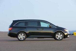 2013 Honda Odyssey - side