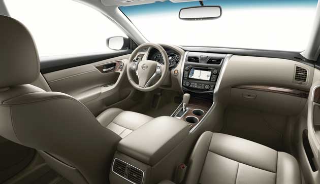 2013-Nissan-Altima-interior