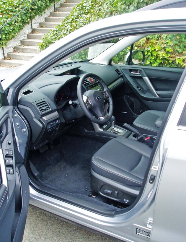 2014 Subaru Forester int