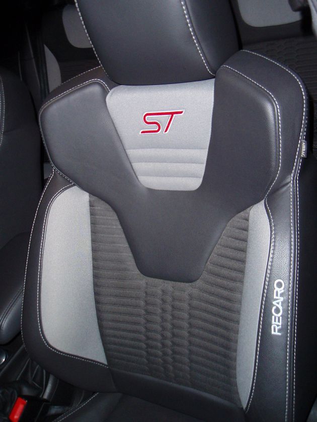 2014 Ford Focus ST seat