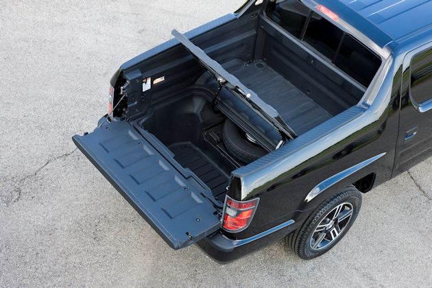 2014 Honda Ridgeline bed-trunk