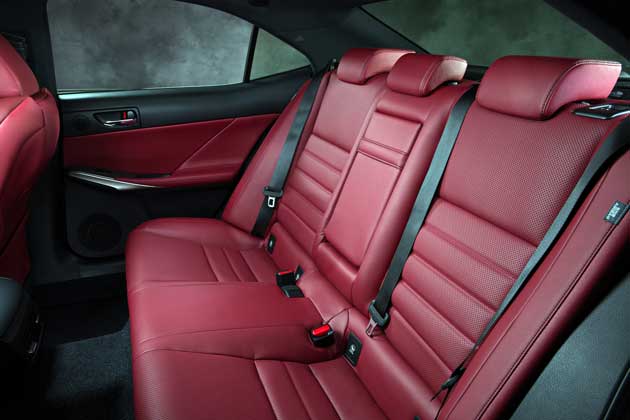 2014-Lexus-IS-rear-seat