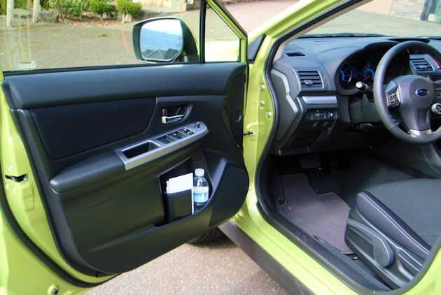 2014 Subaru XV Crosstrek Hybrid door