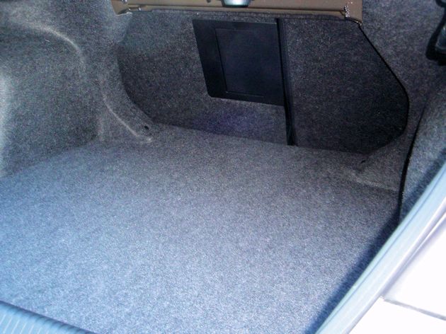 2015 Chrysler 200S trunk