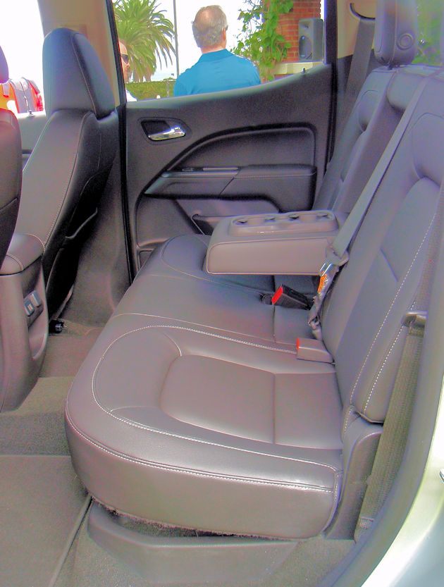 2015 GMC Canyon rear seat