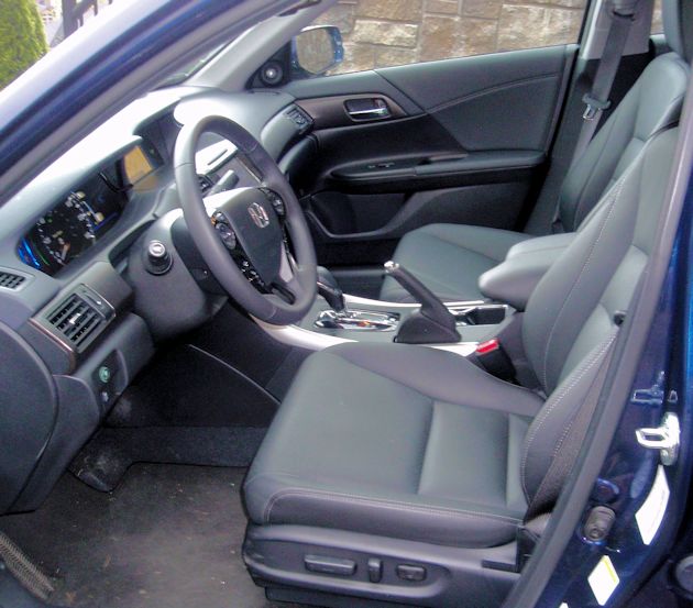 2015 Honda Accord Hybrid interior