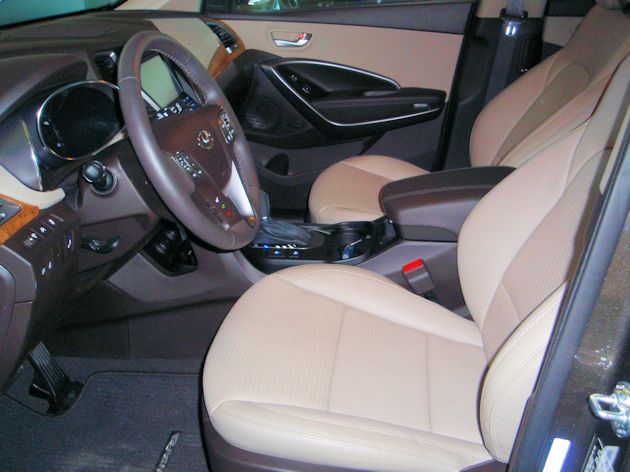 2015 Hyundai Santa Fe Sport interior