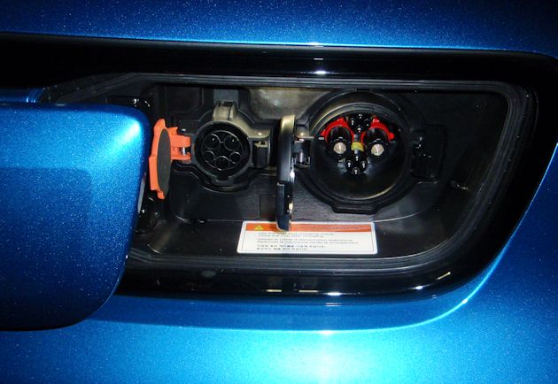 2015 Kia Soul EV charge ports