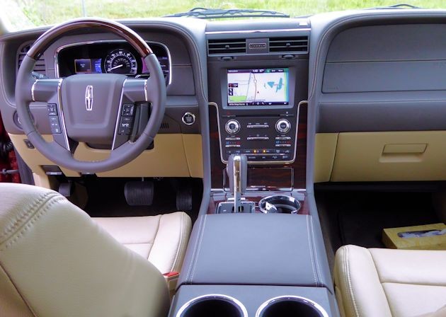 2015 Lincoln Navigator dash