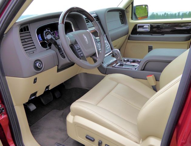 2015 Lincoln Navigator interior