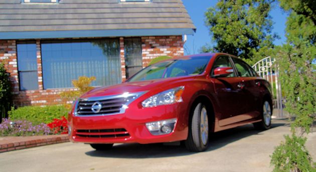 2015 Nissan Altima front