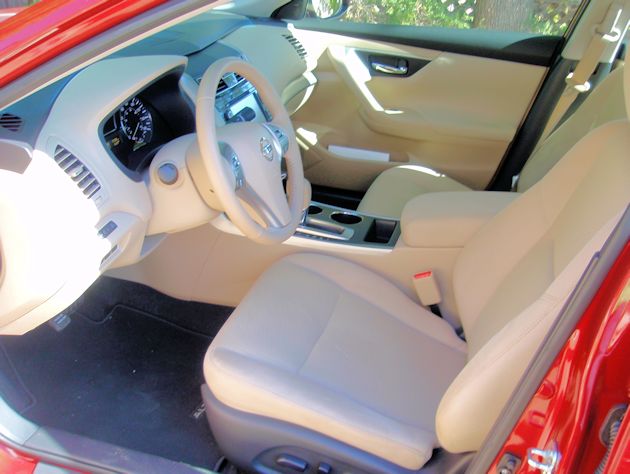 2015 Nissan Altima interior
