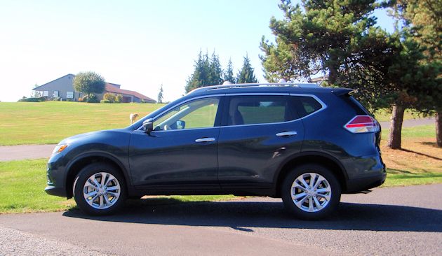 2015 Nissan Rogue side