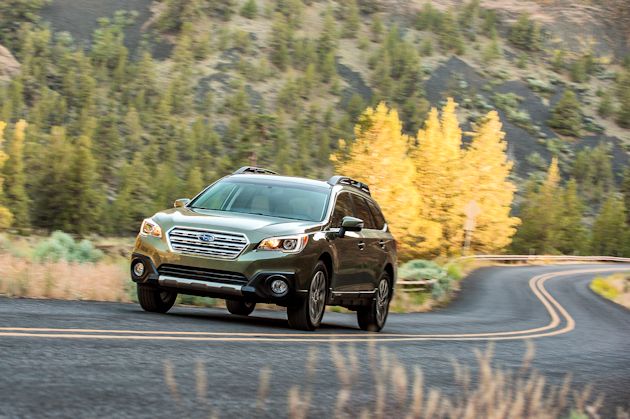 2015 Subaru Outback front moving