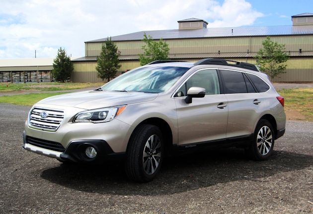 2015 Subaru Outback front