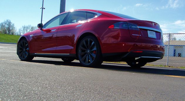 2015 Tesla S P85D rear q