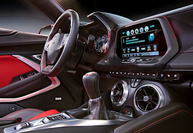 2016 Chevrolet Camaro dash 2