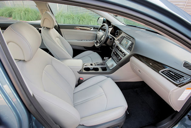 2016 Hyundai Sonata Plug-in interior