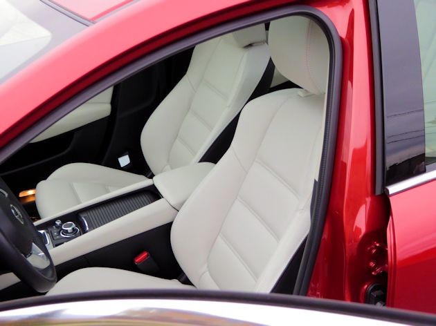 2016 Mazda6i front seats