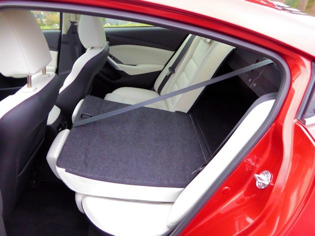 2016 Mazda6i rear seat