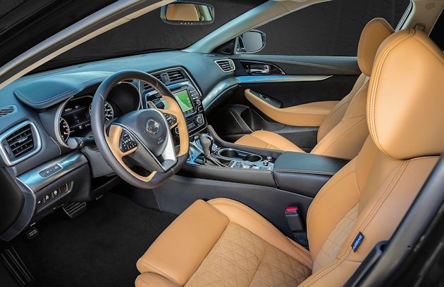 2016 Nissan Maxima interior