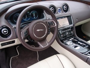 2013 Jaguar XJ- Steering wheel