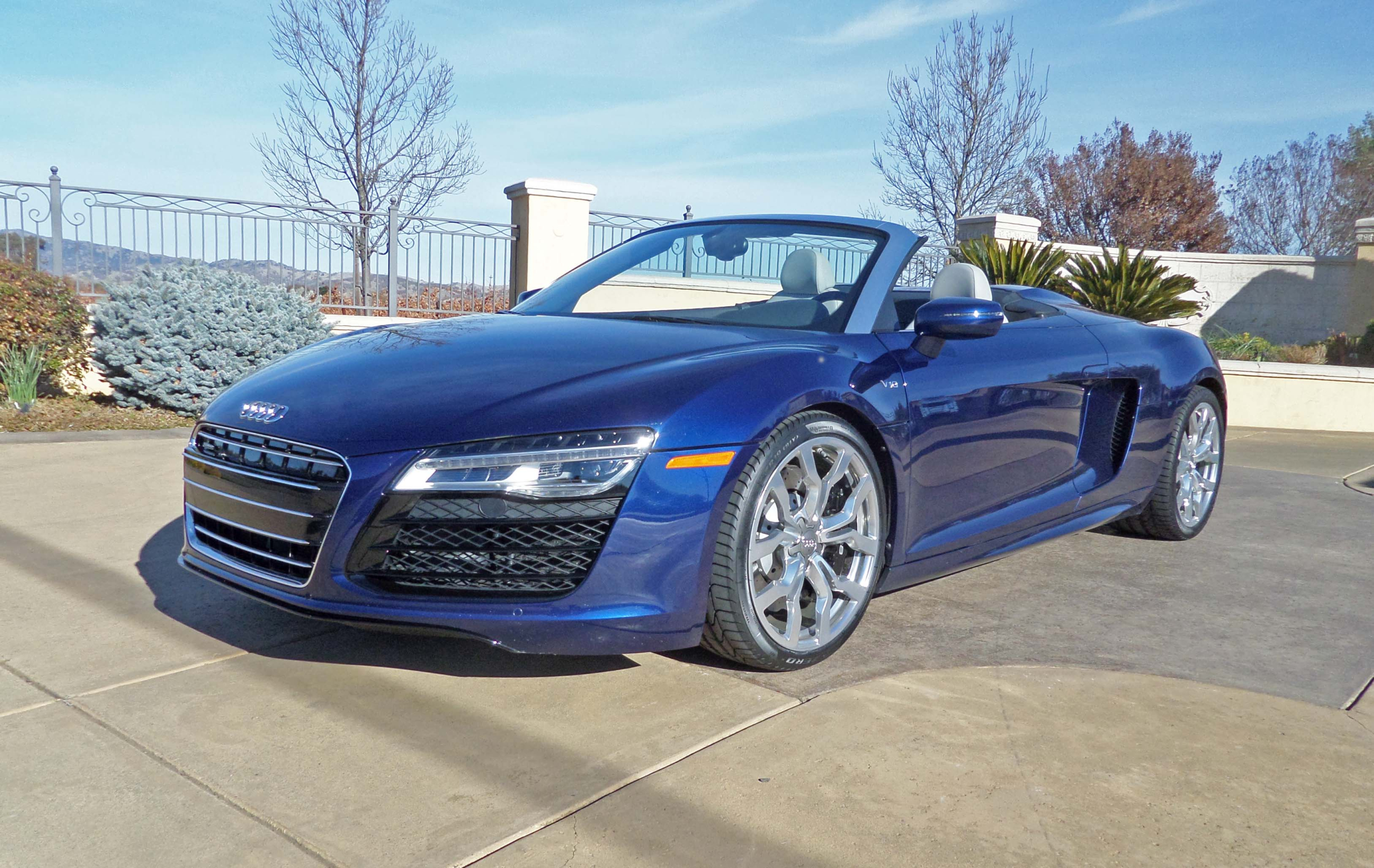 2014 Audi R8 V10 Spyder Test Drive