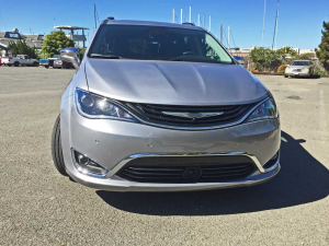 2018 Chrysler Pacifica Hybrid Limited Test Drive