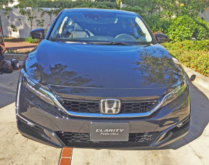 2017 Honda Clarity Fuel Cell Sedan Test Drive