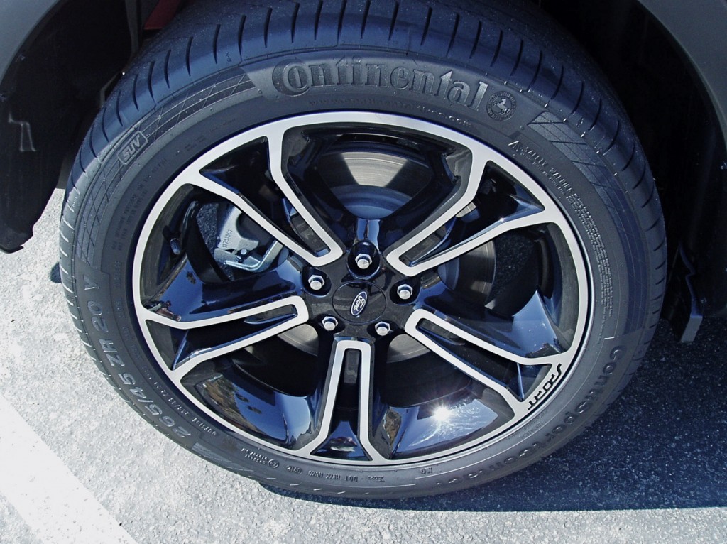 2013 Ford Explorer - wheels