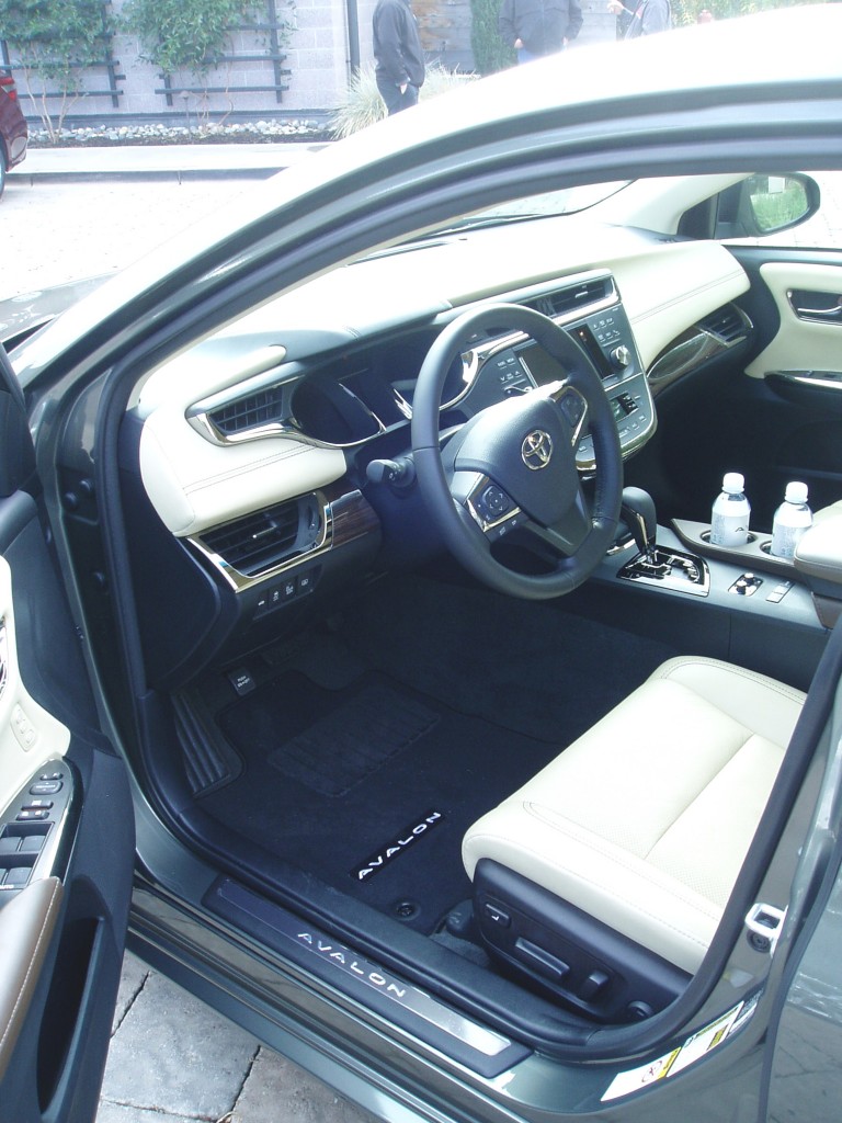2013 Toyota Avalon - Interior