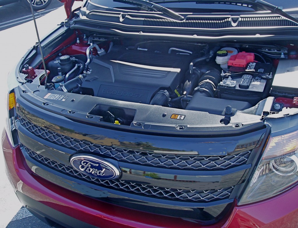 2013 Ford Explorer engine compartment