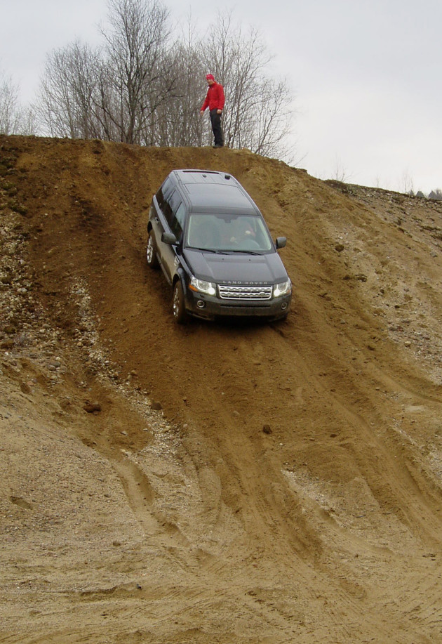Land Rover LR2  - Taking it down a steep slope