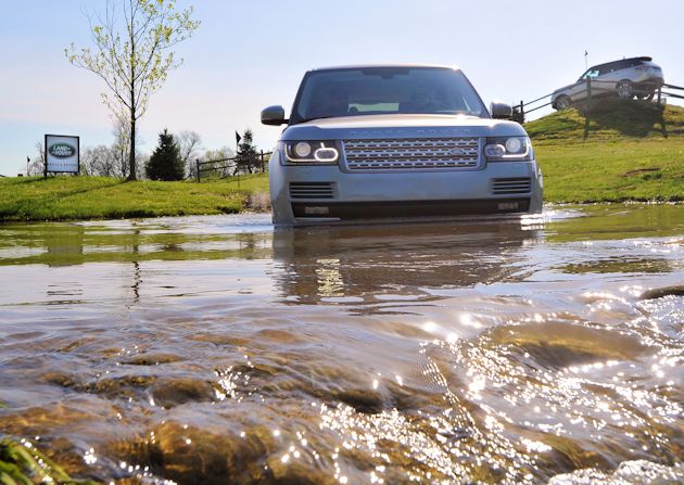 a2015 Land Rover Range Rover wading